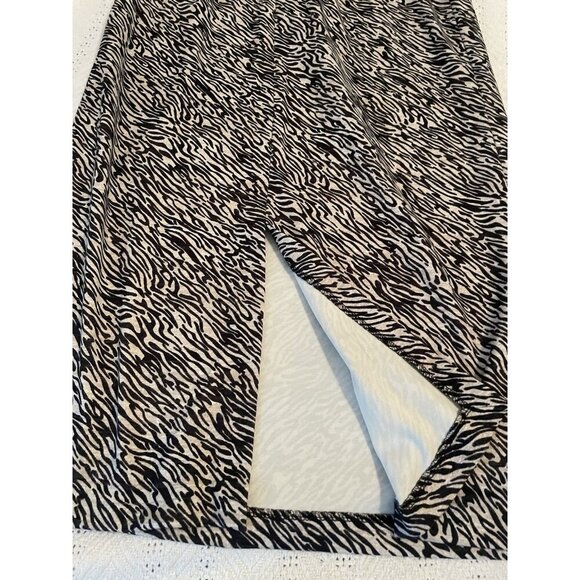 New zebra print maxi pencil skirt  size Medium‎ M black and white Cato stretch - Picture 5 of 7